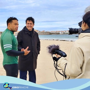 Foto com o Calili e apresentador da da RTP Fernando Alvim.