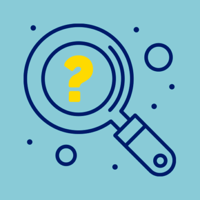 Ilustração de uma lupa em tons de azul sobre um fundo azul-claro. No centro da lente encontra-se um ponto de interrogação amarelo. Em redor da lupa existem pequenos círculos e pontos decorativos. A imagem acompanha a rubrica "Sabia...?", dedicada à partilha de curiosidades e boas práticas sobre inclusão e acessibilidade.