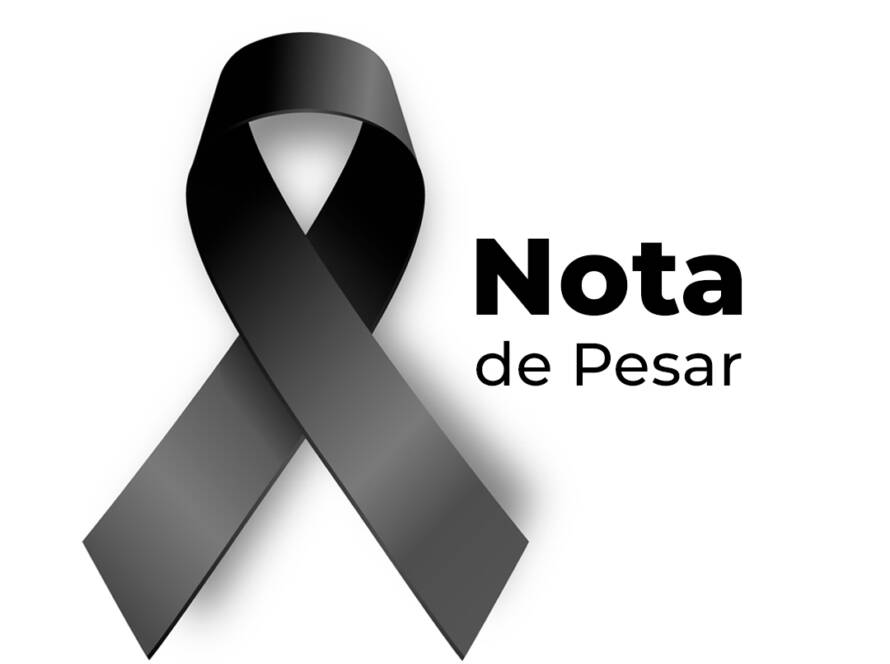 Imagem de homenagem e luto, com um laço preto sobre fundo branco, com a frase «Nota de Pesar», em memória do Sr. José Constantino Leal Ferreira.